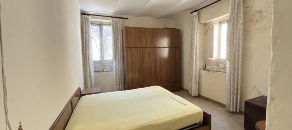 Casa de 8 habitaciónes en Fondi, Italy No. 281643 10