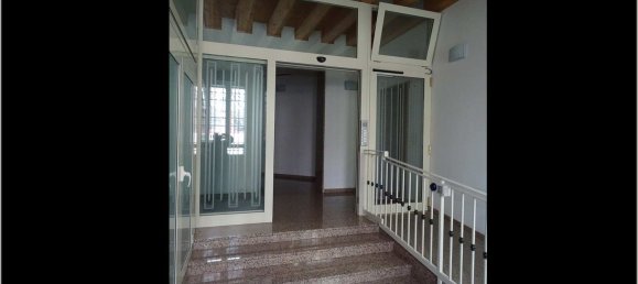 6 rooms Apartment in Padua, Italy No. 210432 2