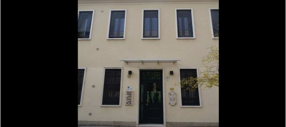 6 rooms Apartment in Padua, Italy No. 210432 3