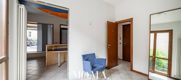 3 rooms Commercial property in La Valletta Brianza, Italy No. 73045 11
