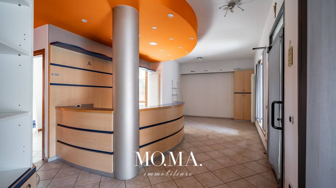 3 rooms Commercial property in La Valletta Brianza, Italy No. 73045