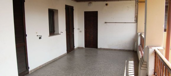 4 rooms Apartment in Lambrugo, Italy No. 183109 4