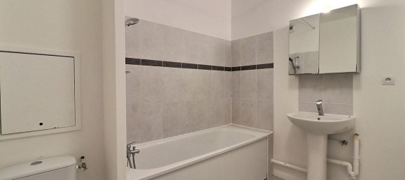 1 bedroom Apartment in Montmagny, France No. 132280 4