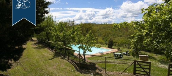 Отель, гостиница с 5 комнатами в Монтепульчано, Италия № 232183 17