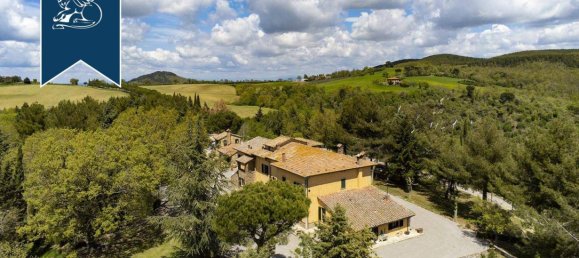 Отель, гостиница с 5 комнатами в Монтепульчано, Италия № 232183 3