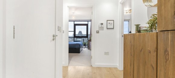 1 bedroom Apartment in London, United Kingdom No. 8677 10