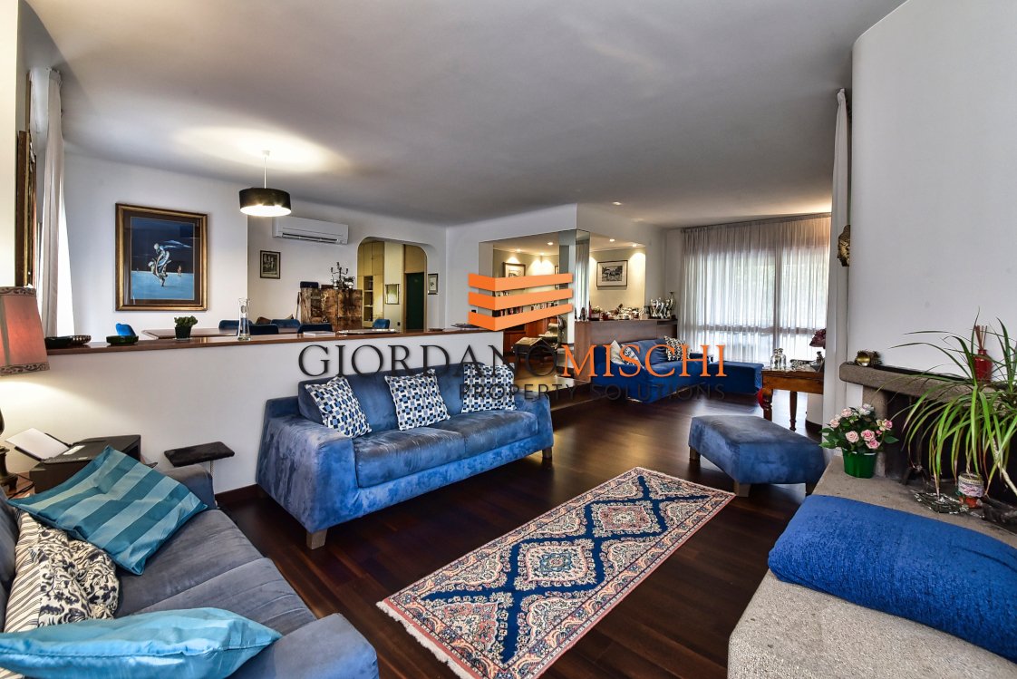 3 bedrooms Apartment in Biassono, Italy No. 283302