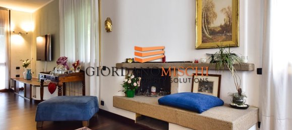 3 bedrooms Apartment in Biassono, Italy No. 283302 2