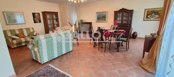 5 bedrooms Villa in San Pietro in Guarano, Italy No. 67212 8