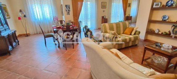 5 bedrooms Villa in San Pietro in Guarano, Italy No. 67212 9
