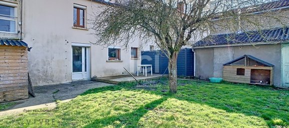 Вилла с 2 спальнями в Мен и Луара, Франция № 101752 2