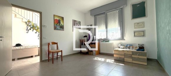 3 bedrooms House in Ravenna, Italy No. 380769 9