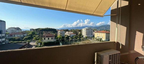 2 rooms Apartment in Camaiore, Italy No. 261581 9