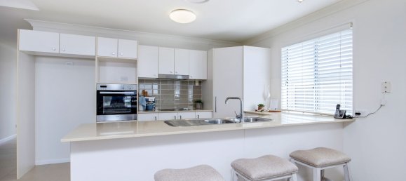 3 bedrooms House in Upper Coomera, Australia No. 300 8