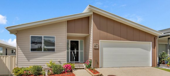 3 bedrooms House in Upper Coomera, Australia No. 300 2