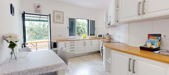 5 bedrooms Villa in Funchal, Portugal No. 131987 5