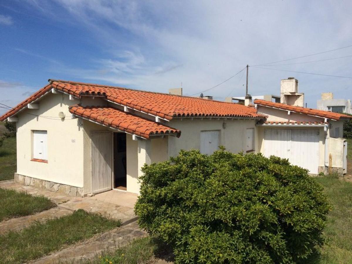 3 bedrooms House in Mar del Plata, Argentina No. 69734