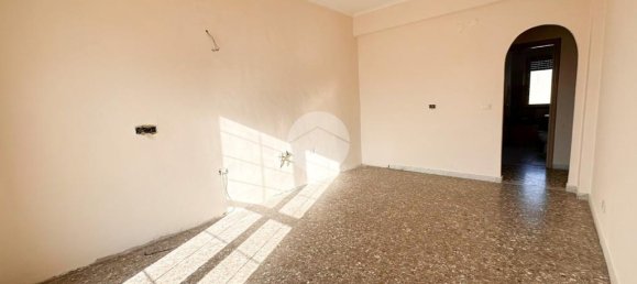 1 Schlafzimmer Wohnung in Naples, Italy, Nr. 34007 4
