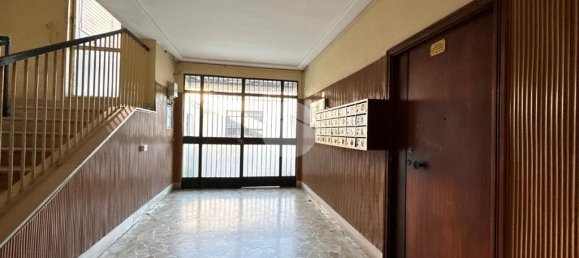 1 Schlafzimmer Wohnung in Naples, Italy, Nr. 34007 2