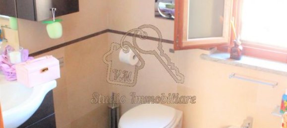 3 rooms Apartment in Rome, Italy No. 229014 5