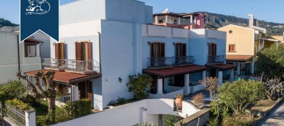 Hotel de 40 dormitorios en Lipari, Italy No. 370924 41