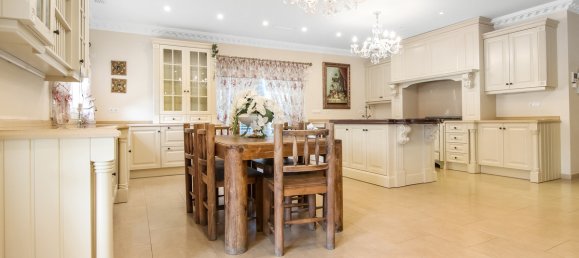 6 bedrooms Villa in Cadiz, Spain No. 84826 14