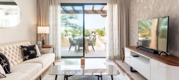 3 bedrooms Penthouse in Estepona, Spain No. 189652 2