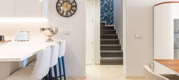 3 bedrooms Penthouse in Estepona, Spain No. 189652 7