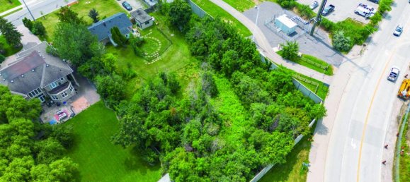 818m² Land in Mississauga, Canada No. 1477 4