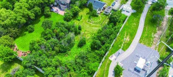 818m² Land in Mississauga, Canada No. 1477 3