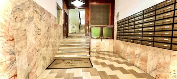 4 rooms Apartment in Naples, Italy No. 97684 2