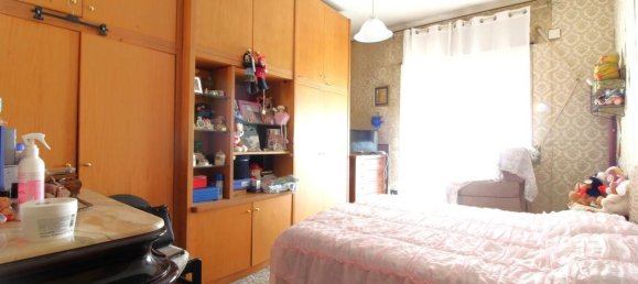 4 rooms Apartment in Naples, Italy No. 97684 5