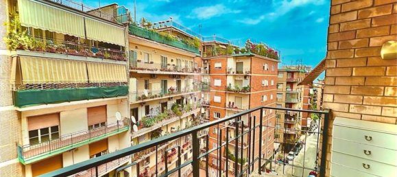 4 rooms Apartment in Naples, Italy No. 97684 7