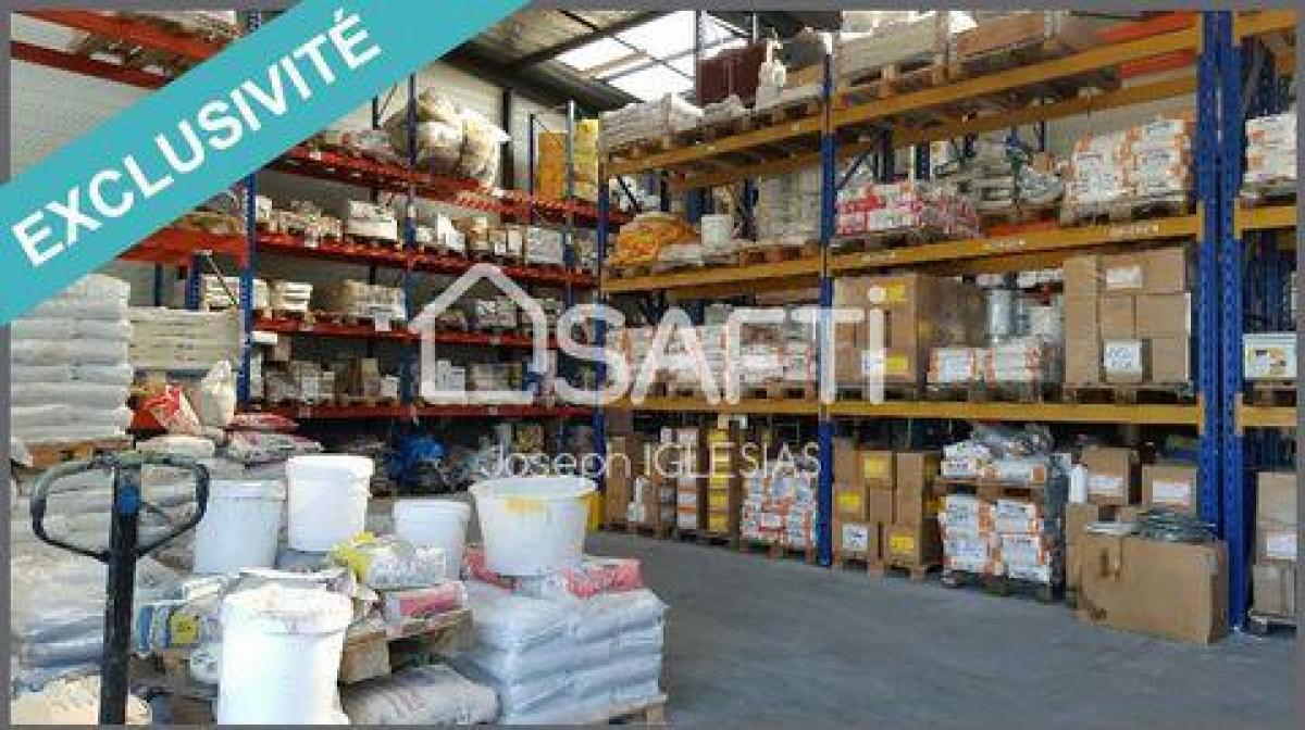 520m² Office in Vonnas, France No. 20516