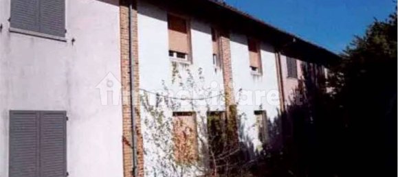 1 room Building in Monticelli d'Ongina, Italy No. 207043 5