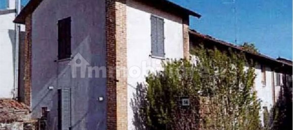 1 room Building in Monticelli d'Ongina, Italy No. 207043 2