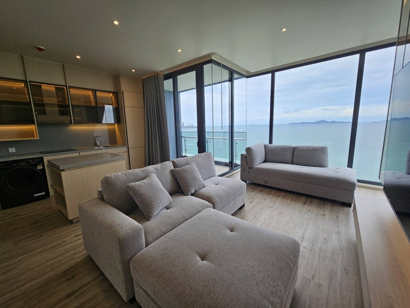 3 rooms Apartment for sale in Pattaya, Chonburi, Eastern Thailand, Thailand № 69271