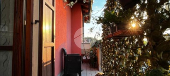 Квартира с 2 спальнями в Камизано, Италия № 329468 11