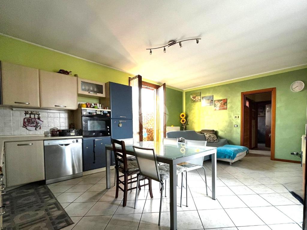 Квартира с 2 спальнями в Камизано, Италия № 329468