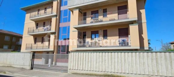 Apartamento de 2 dormitorios en Voghera, Italy No. 118667 3