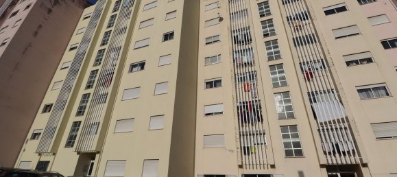 Apartamento de 3 dormitorios en Loures, Portugal No. 94685 2