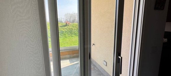 Apartamento de 2 dormitorios en Vignate, Italy No. 360532 12