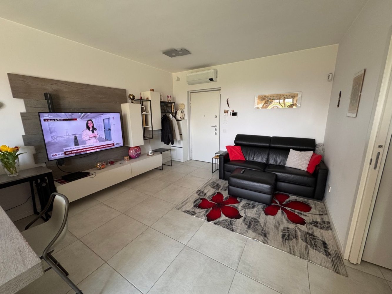 Apartamento de 2 dormitorios en Vignate, Italy No. 360532