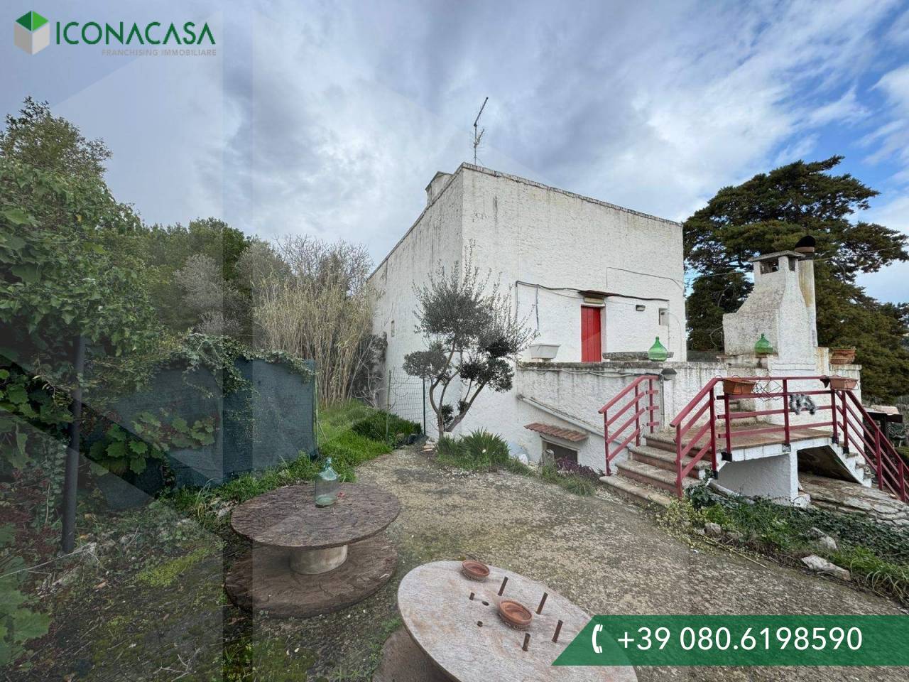 Villa de 4 habitaciónes en Monopoli, Italy No. 17136