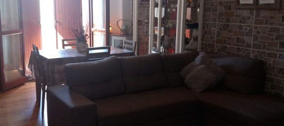 3 rooms Apartment in Reggio Emilia, Italy No. 258982 2