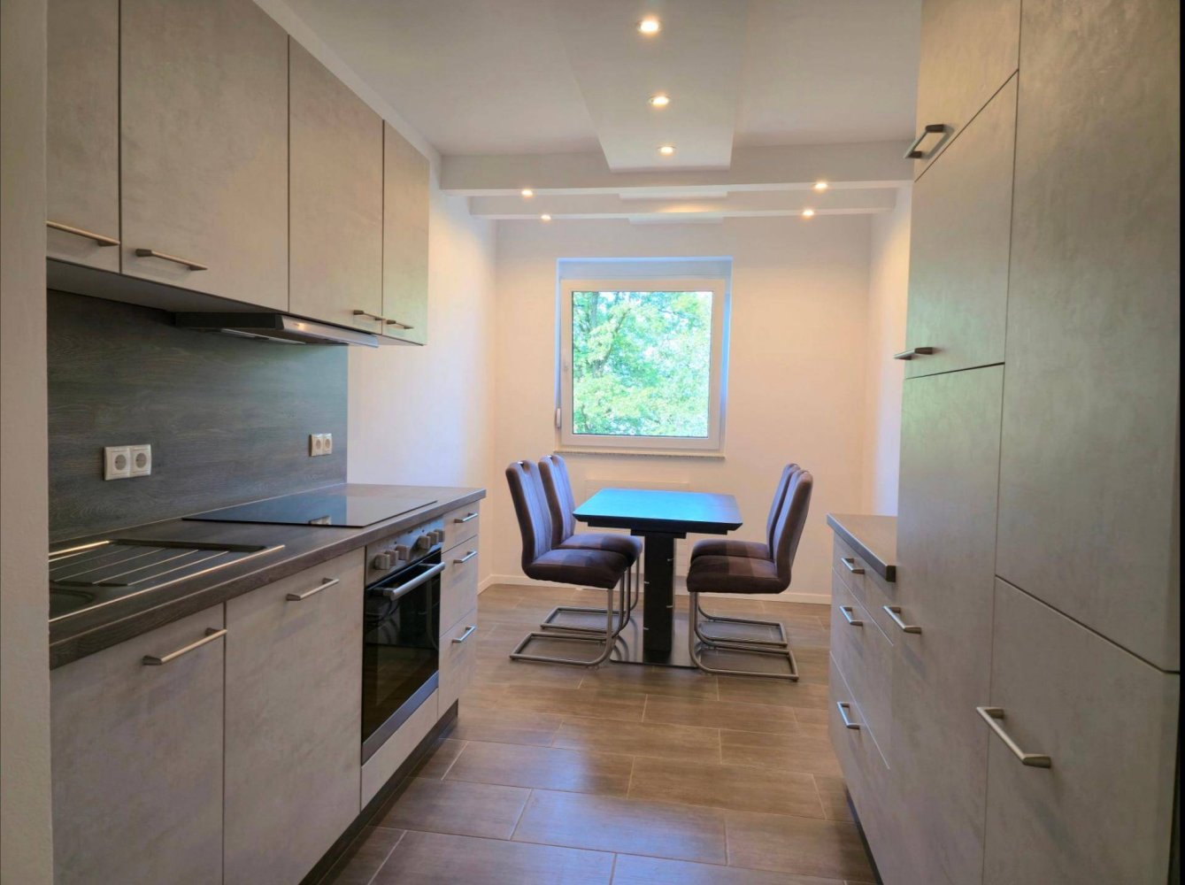 3غرفة شقة في Kalsdorf bei Graz, Austria رقم 213886