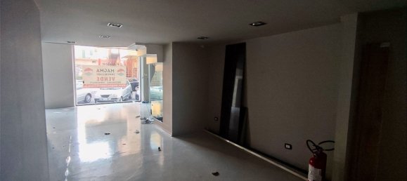 200m² Commercial property in Catania, Italy No. 46601 11