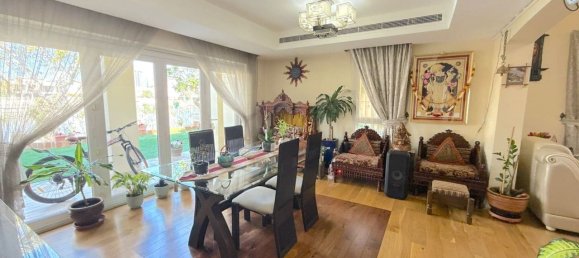 Вилла с 4 спальнями в The Lakes, ОАЭ № 113607 8