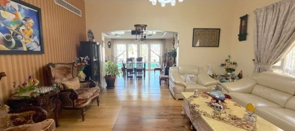 Вилла с 4 спальнями в The Lakes, ОАЭ № 113607 7