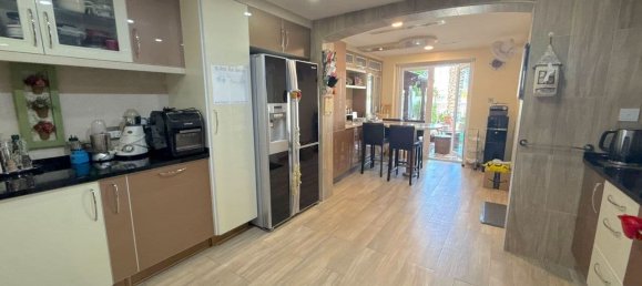 Вилла с 4 спальнями в The Lakes, ОАЭ № 113607 10